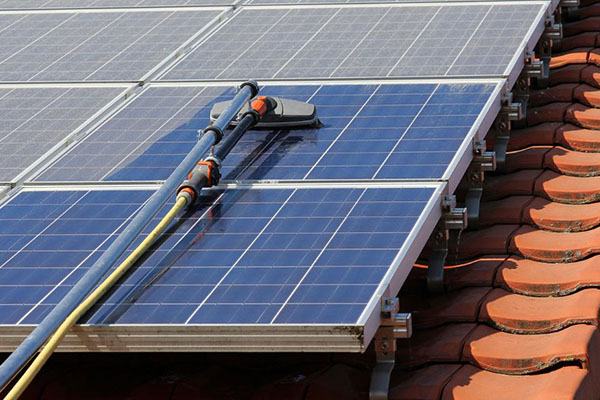 Specialistische-reiniging-zonnepanelen reiniging-zonnepanelen